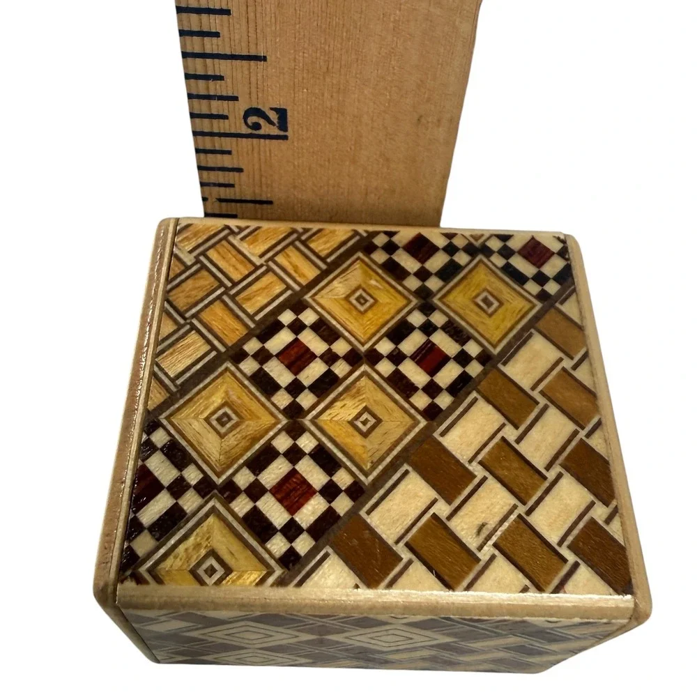 Vintage Japanese‎ Yosegi Puzzle Box Wooden Marquetry Intricate Geometric Design